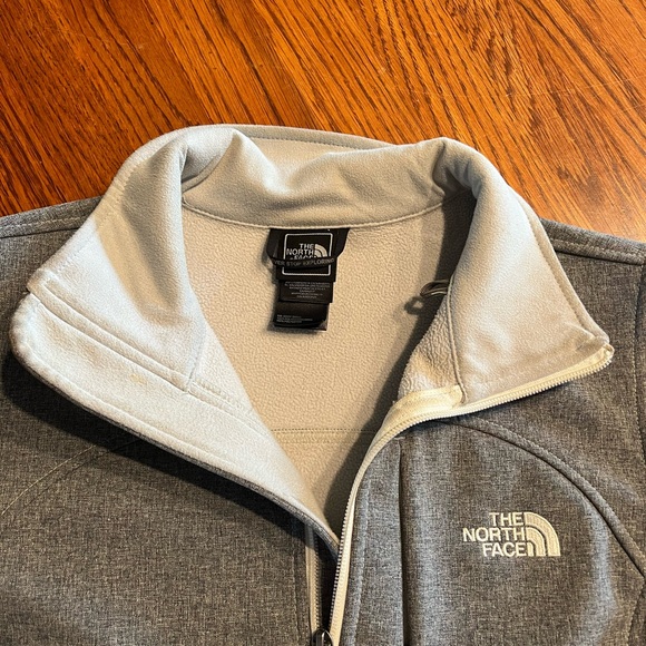 Northface Softshell Jacket - Picture 8 of 8